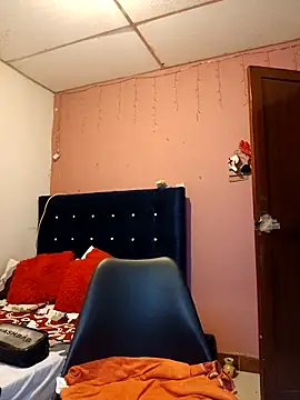 EllisW8 online show from 02-19-25, 01:50