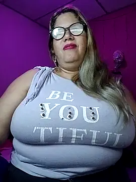 EllisW8 online show from 10-18-25, 11:00