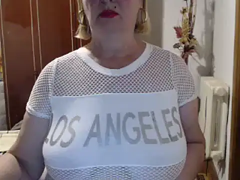 Secretfox online show from 09-23-25, 03:20