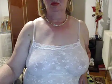 Snapshot of Secretfox chatting on 06-03-26, 05:07 Secretfox online show from 06-03-26, 05:07