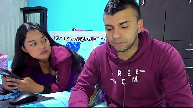 2ScarletandRyan8 online show from 12-18-25, 09:59