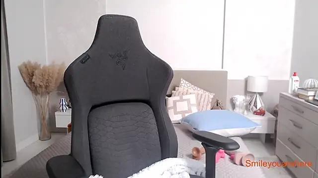 Smileyouarehere online show from 09-20-25, 01:39