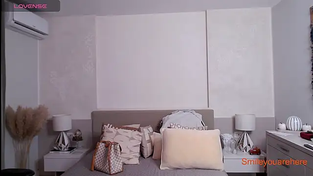 Smileyouarehere online show from 11-09-25, 04:00