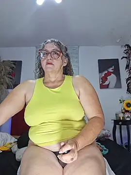 Snapshot of evelin_hott chatting on 03-16-26, 02:39 evelin hott online show from 03-16-26, 02:39
