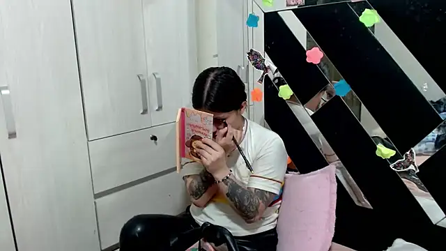 katery wok11 online show from 03-10-26, 04:06