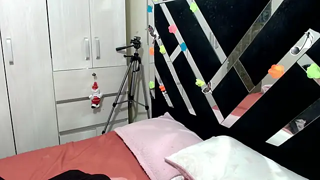 katery wok11 online show from 04-22-26, 02:36