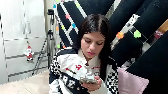 katery wok11 online show from 04-26-26, 03:48