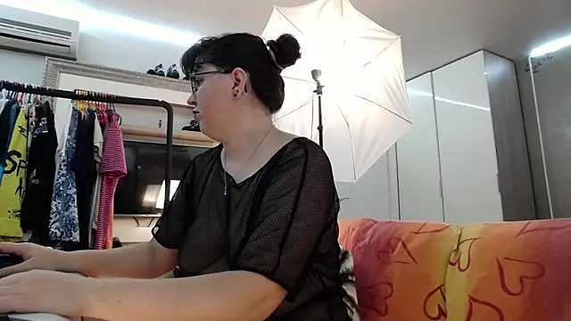 ILoveToFeelU online show from 09-28-25, 10:59