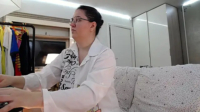 ILoveToFeelU online show from 07-04-26, 05:08