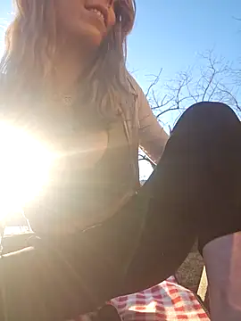 Mia Railey online show from 02-14-25, 03:47