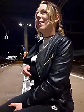 Mia Railey online show from 03-18-25, 09:32