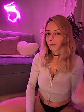 Mia Railey online show from 10-04-25, 09:24