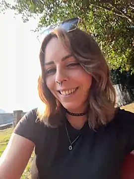 Mia Railey online show from 10-16-25, 03:13