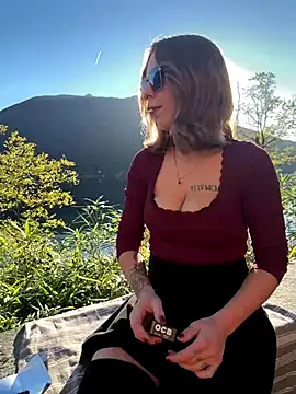 Mia Railey online show from 11-05-25, 02:28