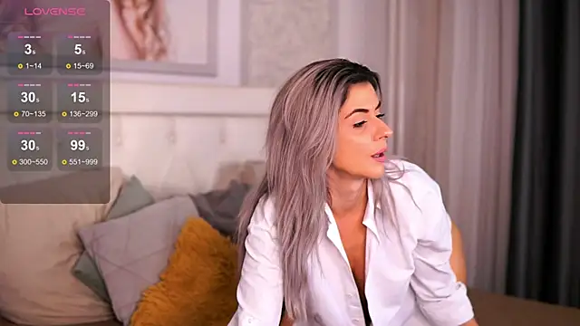 Adelyn Chase online show from 10-07-25, 07:49