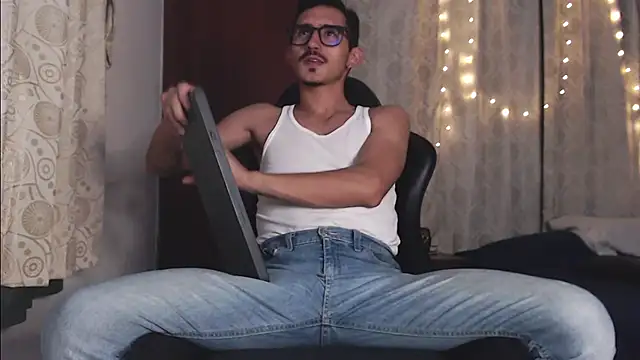 HomeAloneK online show from 09-29-25, 08:24