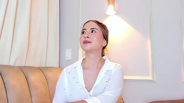 Lia walton online show from 03-16-26, 12:31