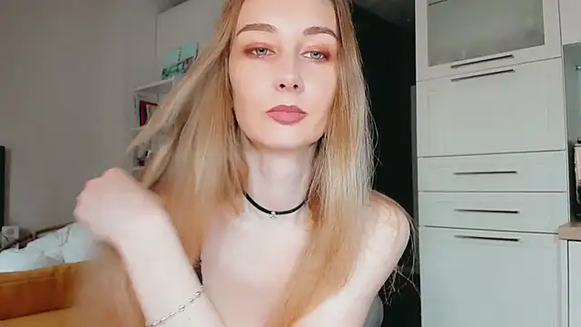 Maiami000 online show from 04-08-26, 10:04