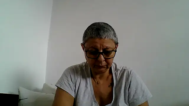 roseblak42 online show from 12-05-25, 10:02