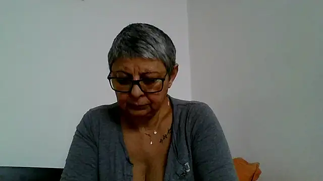 roseblak42 online show from 01-08-26, 11:45