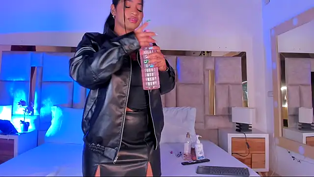 Miss Abigail  online show from 11-27-25, 01:13