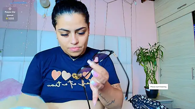 Snapshot of kiana_cream chatting on 02-12-25, 11:40 kiana cream online show from 02-12-25, 11:40