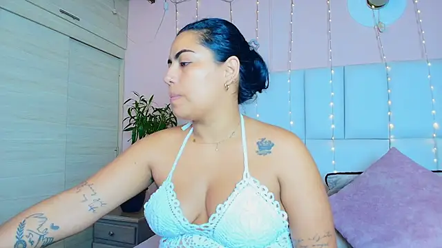 Snapshot of kiana_cream chatting on 03-07-25, 11:40 kiana cream online show from 03-07-25, 11:40