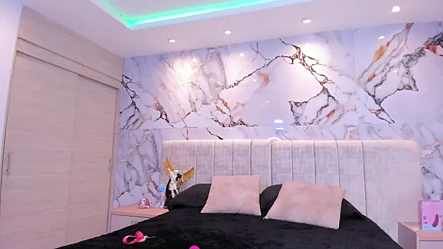 Snapshot of kiana_cream chatting on 11-05-25, 06:19 kiana cream online show from 11-05-25, 06:19