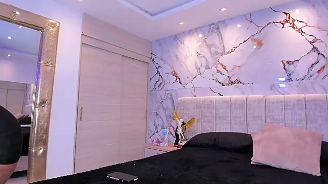 Snapshot of kiana_cream chatting on 11-10-25, 11:31 kiana cream online show from 11-10-25, 11:31