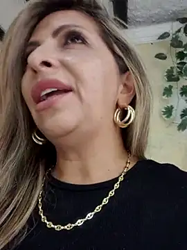 Snapshot of _Abril-Office1 chatting on 02-18-25, 07:41  Abril-Office1 online show from 02-18-25, 07:41
