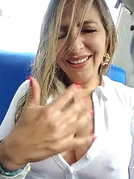 Snapshot of _Abril-Office1 chatting on 03-04-25, 02:32  Abril-Office1 online show from 03-04-25, 02:32