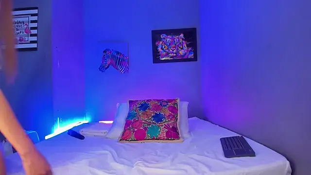 Snapshot of IsabellaSpencer chatting on 02-01-25, 10:13 IsabellaSpencer online show from 02-01-25, 10:13