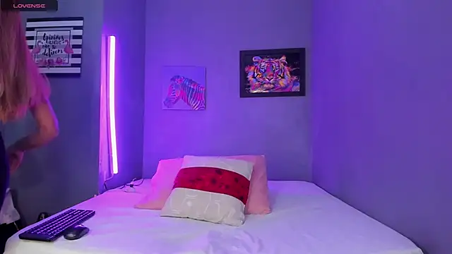 IsabellaSpencer online show from 03-20-25, 10:07