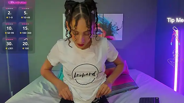 IsabellaSpencer online show from 09-22-25, 10:23