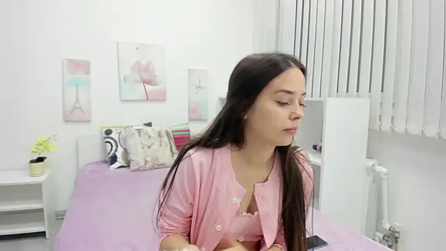 Snapshot of Tiny_JuJu chatting on 09-15-25, 01:27 Tiny JuJu online show from 09-15-25, 01:27