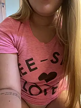 Snapshot of natashasweet chatting on 12-08-24, 03:45 natashasweet online show from 12-08-24, 03:45