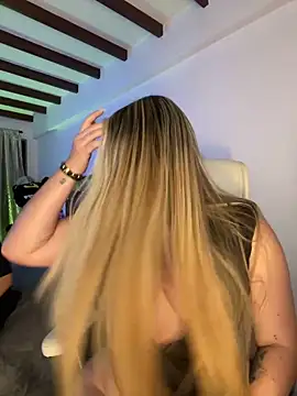 Snapshot of natashasweet chatting on 01-16-25, 03:56 natashasweet online show from 01-16-25, 03:56