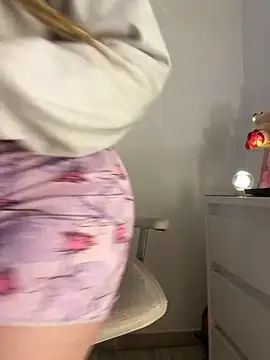 Snapshot of natashasweet chatting on 03-20-25, 02:53 natashasweet online show from 03-20-25, 02:53