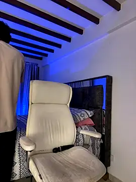 Snapshot of natashasweet chatting on 09-24-25, 11:30 natashasweet online show from 09-24-25, 11:30