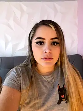 Snapshot of natashasweet chatting on 09-28-25, 10:15 natashasweet online show from 09-28-25, 10:15