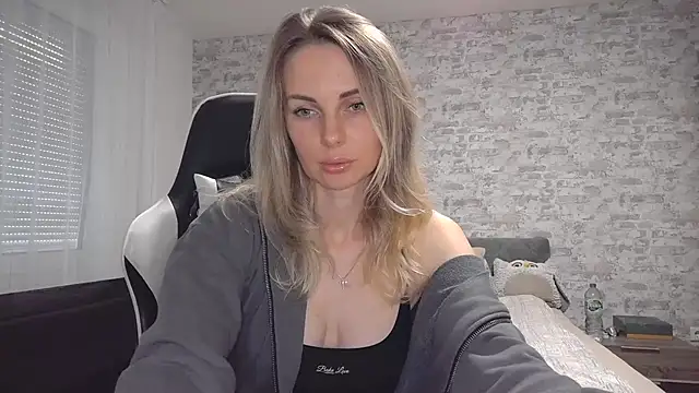 Snapshot of AlissonBia chatting on 10-02-25, 03:52 AlissonBia online show from 10-02-25, 03:52