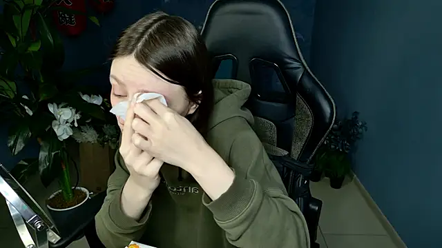 VeliraBraitberg online show from 03-23-25, 05:10