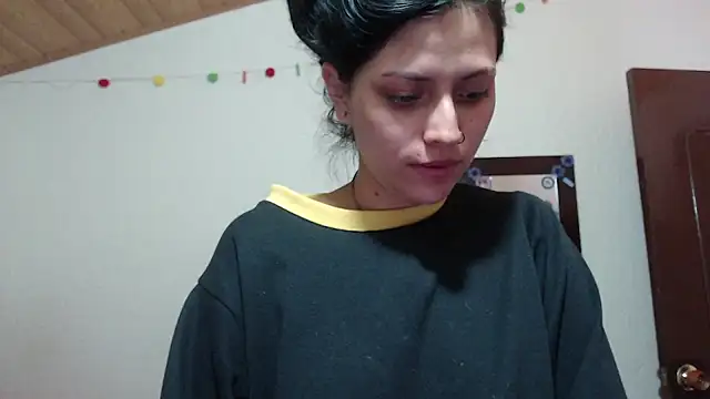 Snapshot of Gaby_cute_16 chatting on 10-10-25, 07:35 Gaby cute 16 online show from 10-10-25, 07:35