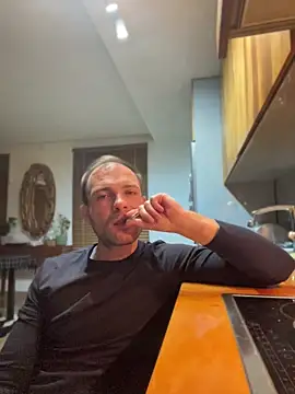 Adventurehotman online show from 04-14-26, 07:42