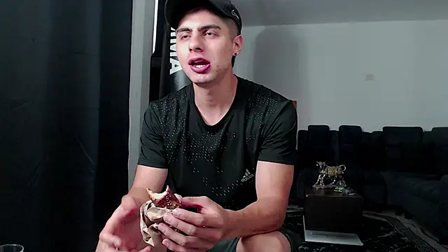 Snapshot of Stiven_CL chatting on 11-04-25, 10:42 Stiven CL online show from 11-04-25, 10:42