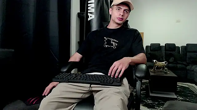 Snapshot of Stiven_CL chatting on 11-24-25, 07:08 Stiven CL online show from 11-24-25, 07:08