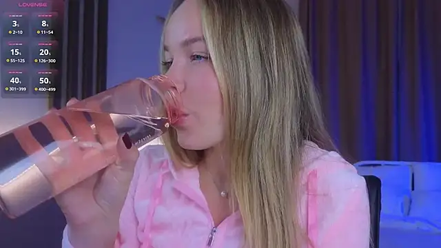 Snapshot of milly_shy chatting on 12-02-25, 06:41 milly shy online show from 12-02-25, 06:41