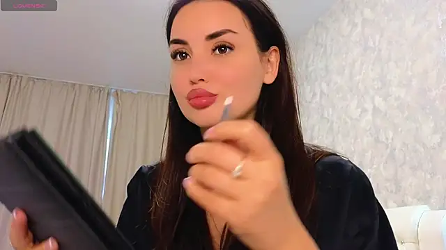 Snapshot of LaraSkinny chatting on 03-20-25, 09:48 LaraSkinny online show from 03-20-25, 09:48