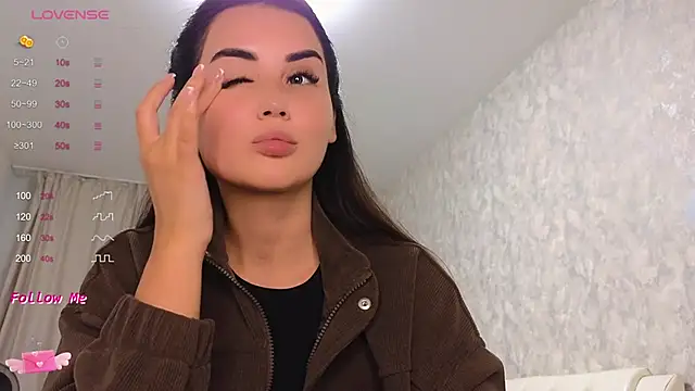 Snapshot of LaraSkinny chatting on 09-11-25, 10:48 LaraSkinny online show from 09-11-25, 10:48