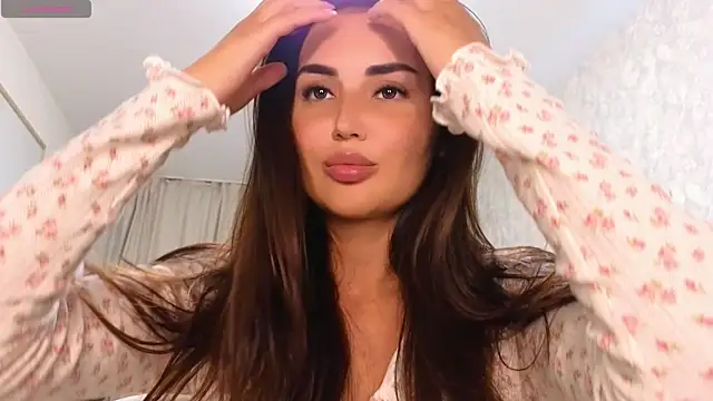 Snapshot of LaraSkinny chatting on 10-02-25, 01:18 LaraSkinny online show from 10-02-25, 01:18